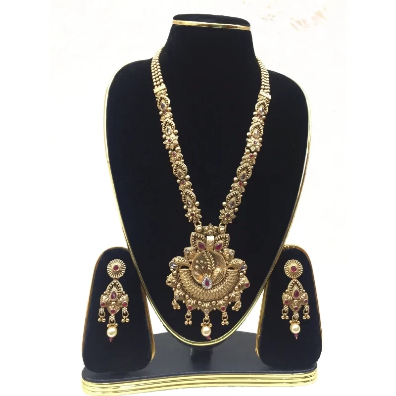 Beautiful Look Amazing Design Necklace Set